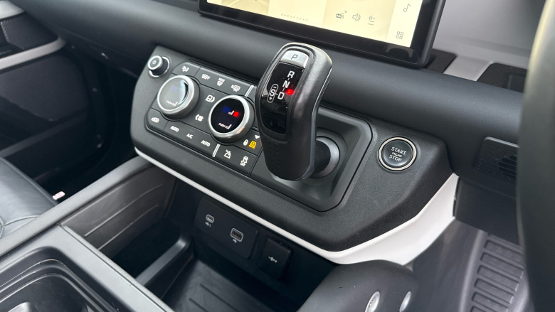 Land Rover Defender 3.0 D250 XS Edition 110 5dr Auto Diesel Estate